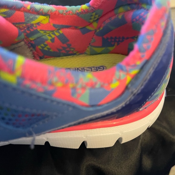 SKETCHERS 8.5 COMFORT FIT GEL INFUSED MEMORY FOAM COLORFUL LIKE NEW WORE 1INSIDE - Picture 11 of 15